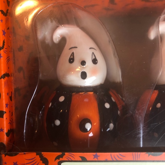 JOHANNA PARKER DESIGNS New in Box Ghost Salt and Pepper shakers Never Used - Picture 5 of 6